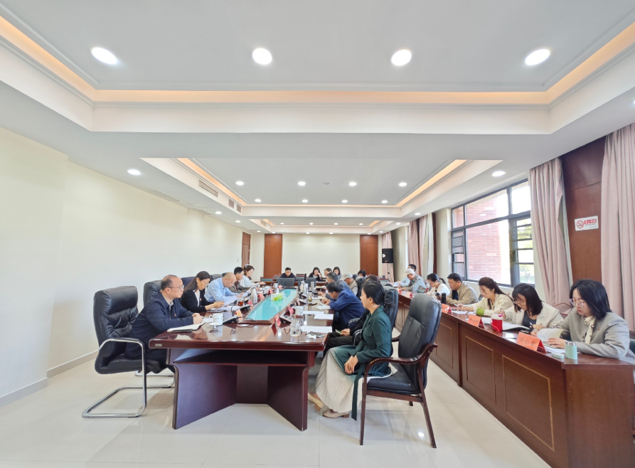 市统计局举行深入贯彻中央八项规定精神学习教育读书班开...